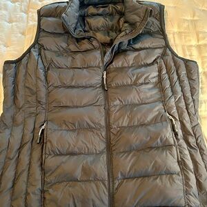 32 Degrees Black Puffer Vest